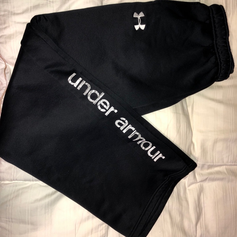 black sweatpants